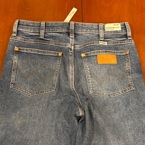 Wrangler High Rise Wanderer Flare Jean. NWT 28/30 - Picture 13 of 15